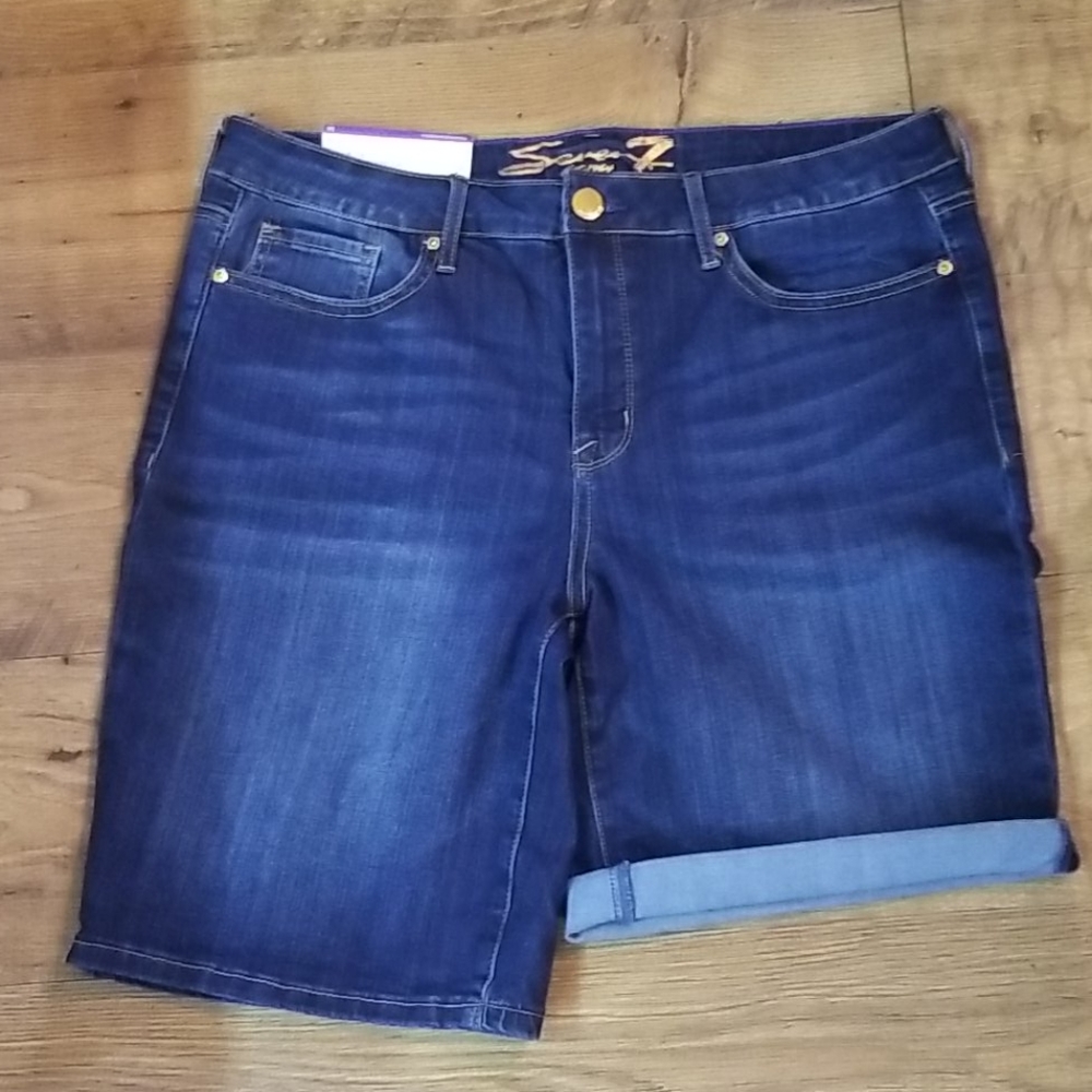 Seven7 weekend Bermuda shorts